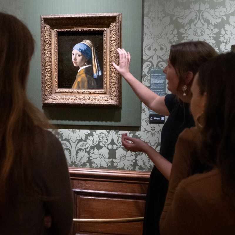 An intimate viewing session at the Mauritshuis with Vermeer’s Girl with a Pearl Earring
